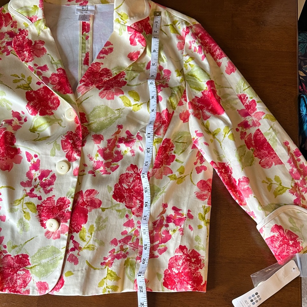Apt. 9 Cream and Red Floral Blazer - Picture 9 of 11